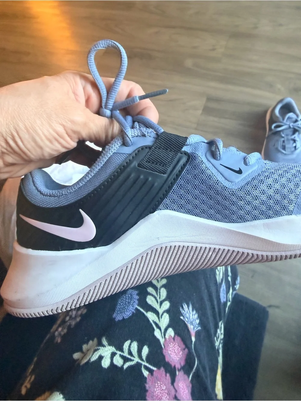 Nike Women’s Light Lavender Mesh Lace-Up Athletic Sneakers